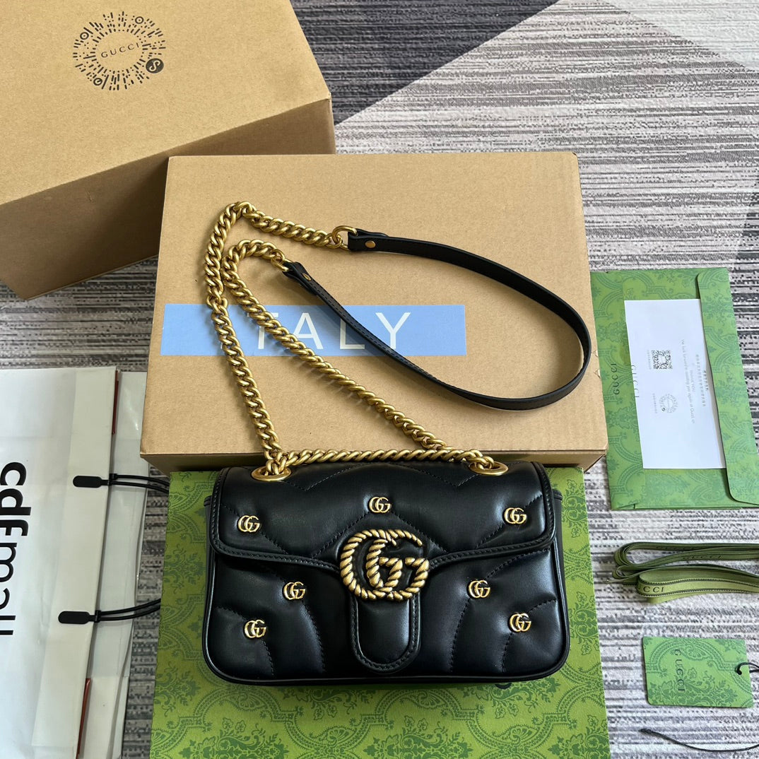 GG MARMONT SMALL 22 BAG IN BLACK LAMBSKIN