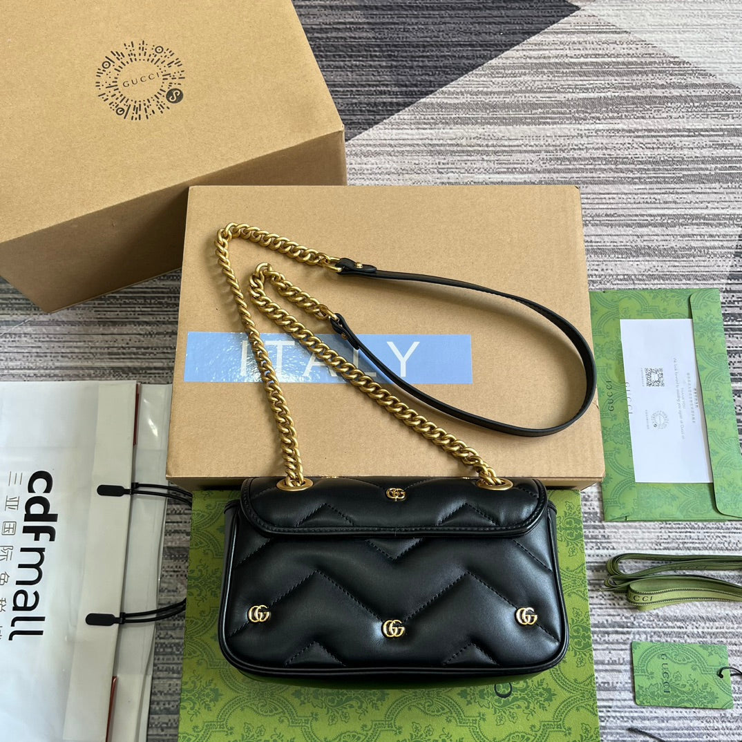 GG MARMONT SMALL 22 BAG IN BLACK LAMBSKIN