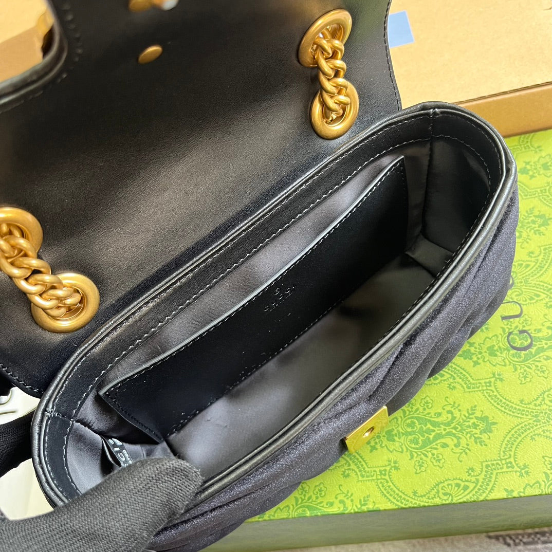 GG MARMONT MINI 22 BAG IN BLACK VELVET