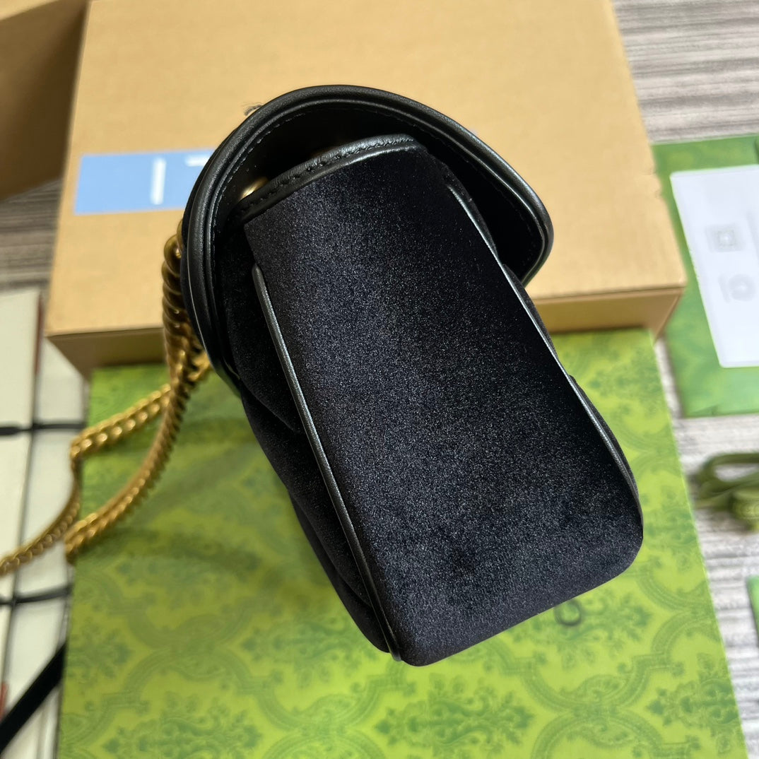 GG MARMONT MINI 22 BAG IN BLACK VELVET