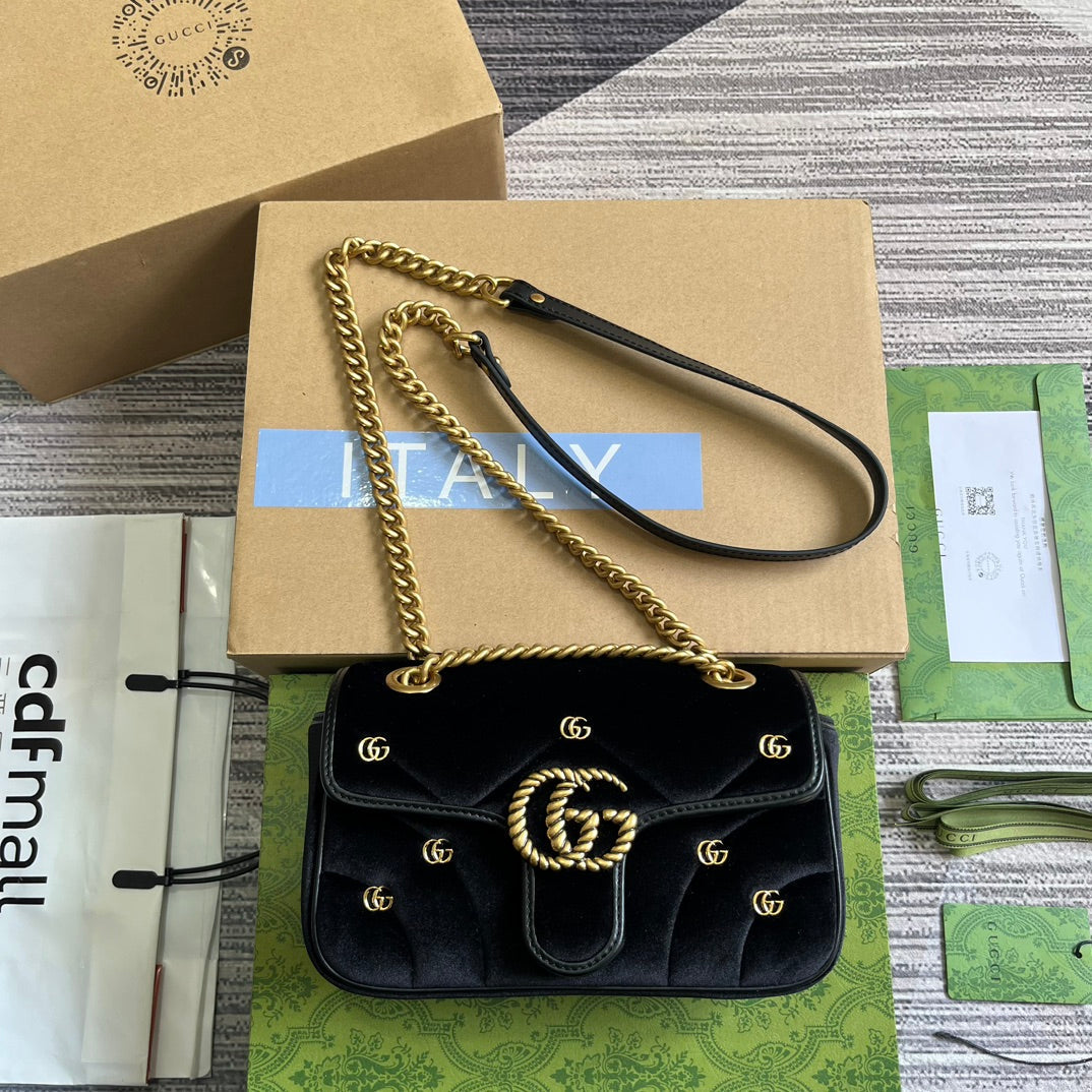 GG MARMONT MINI 22 BAG IN BLACK VELVET