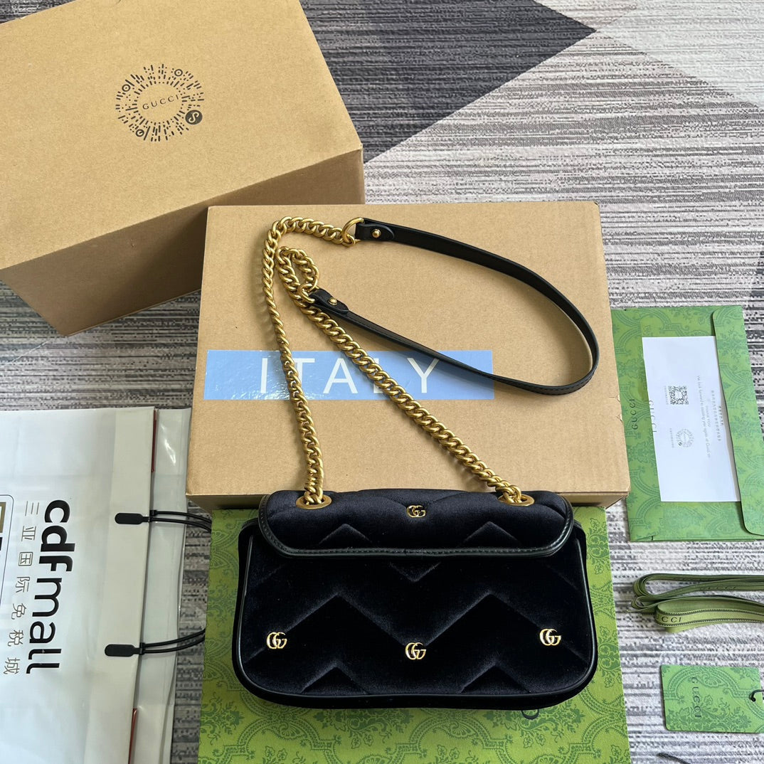 GG MARMONT MINI 22 BAG IN BLACK VELVET