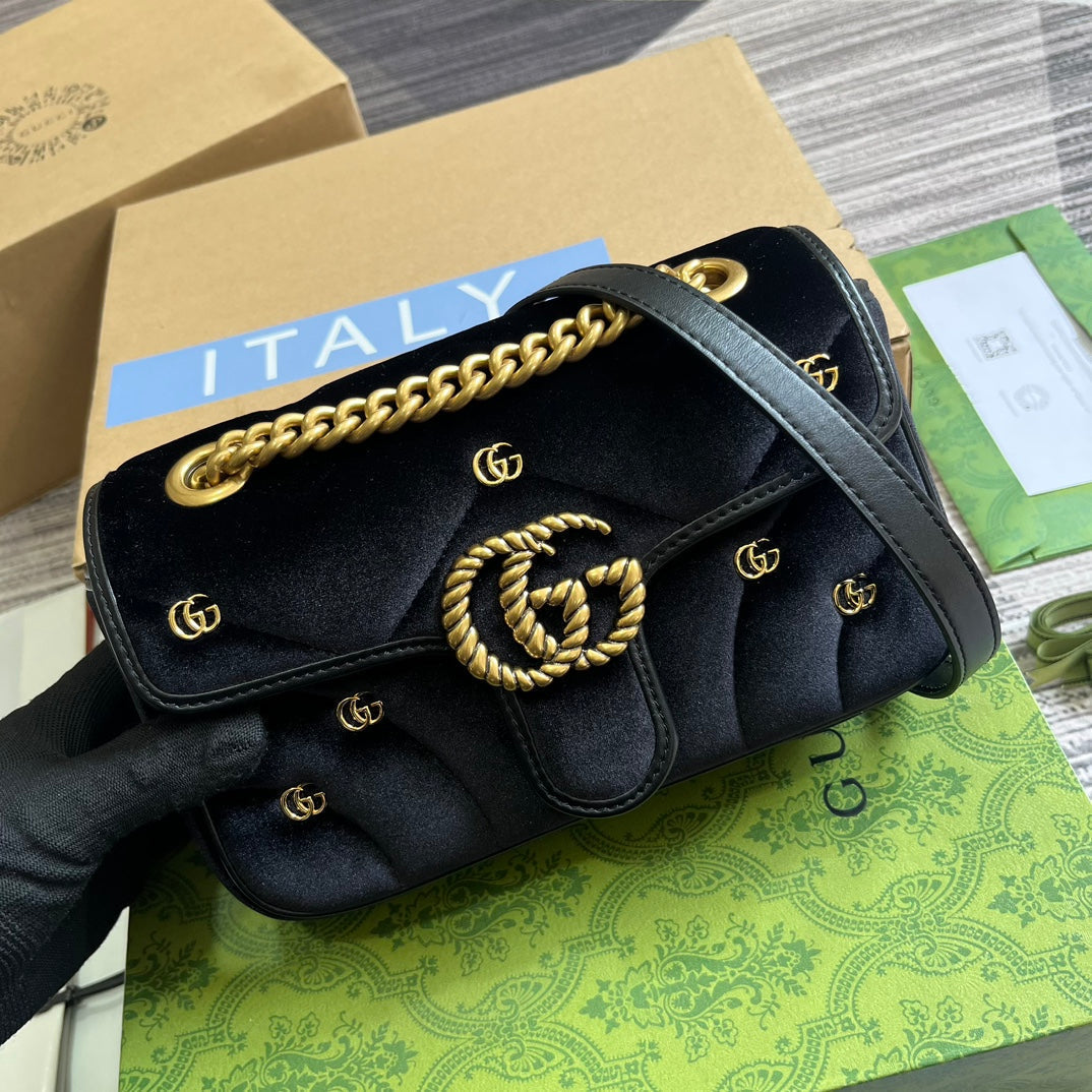 GG MARMONT MINI 22 BAG IN BLACK VELVET