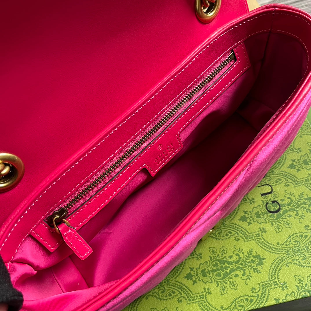 GG MARMONT MEDIUM 26 BAG IN BRIGHT PINK VELVET