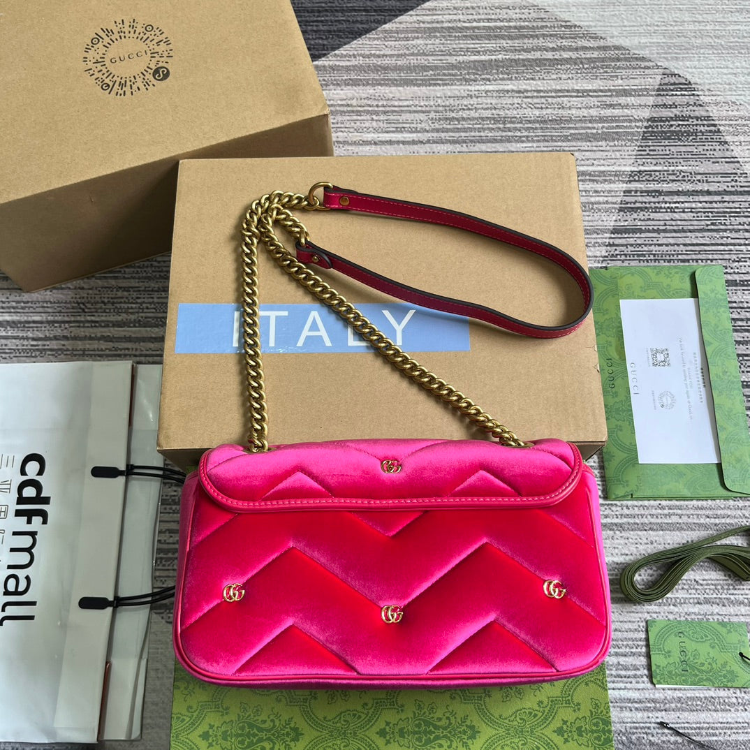 GG MARMONT MEDIUM 26 BAG IN BRIGHT PINK VELVET