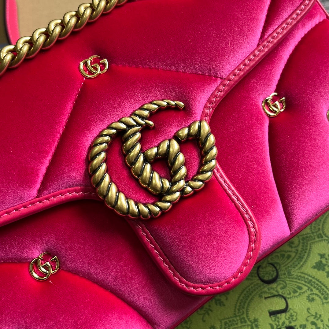 GG MARMONT MEDIUM 26 BAG IN BRIGHT PINK VELVET