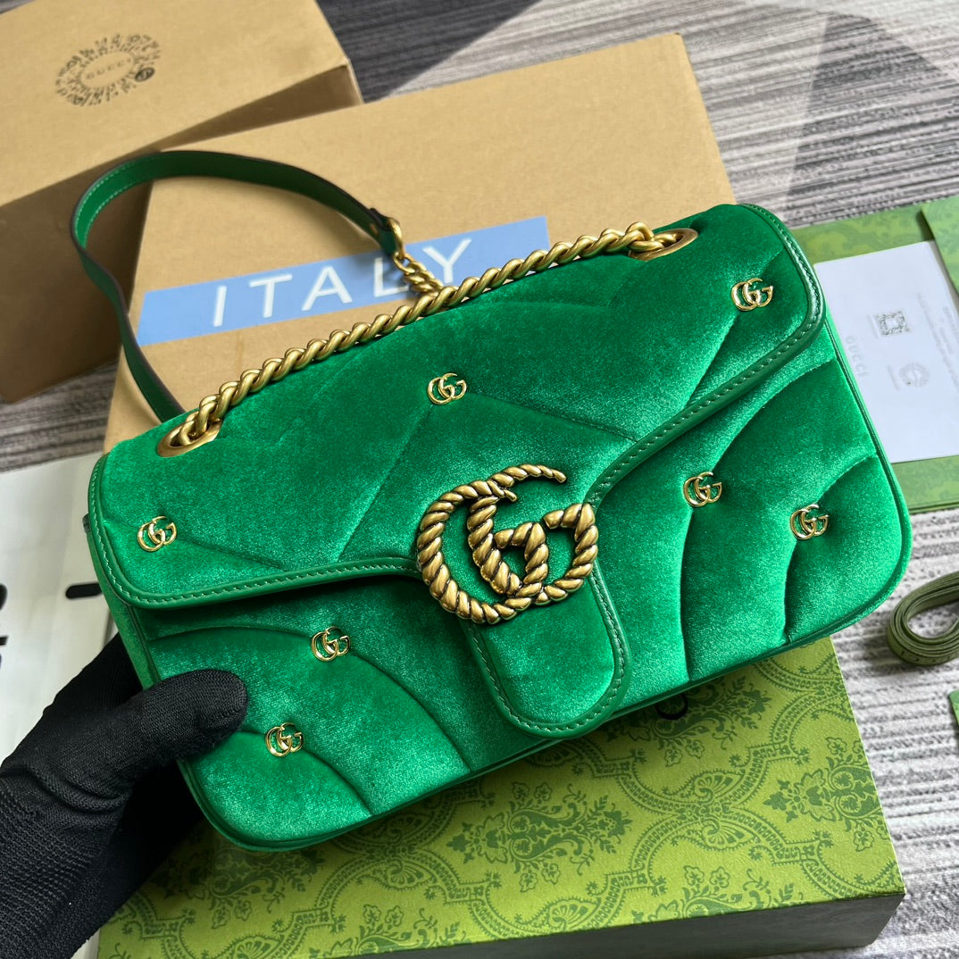 GG MARMONT MEDIUM 26 BAG IN COOL GREEN VELVET