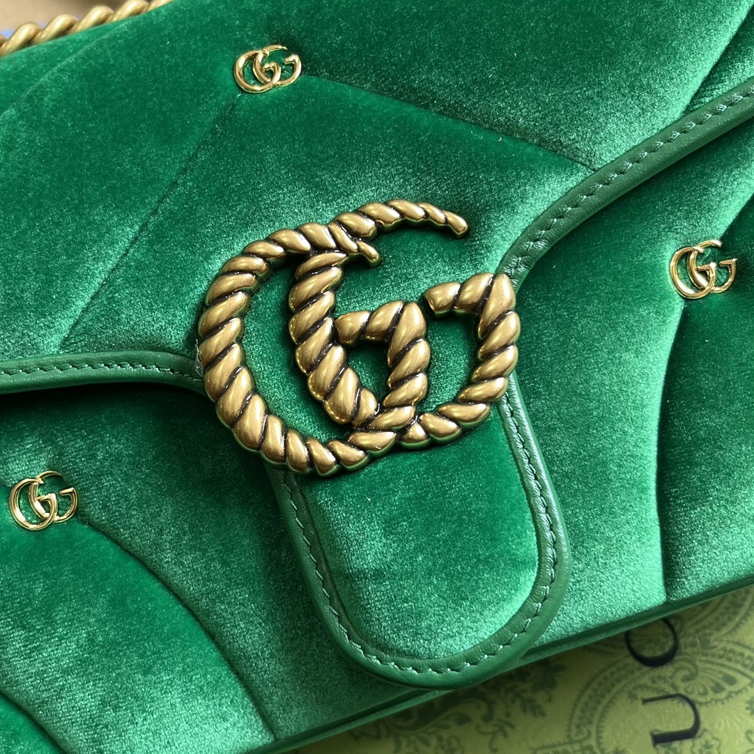 GG MARMONT MEDIUM 26 BAG IN COOL GREEN VELVET