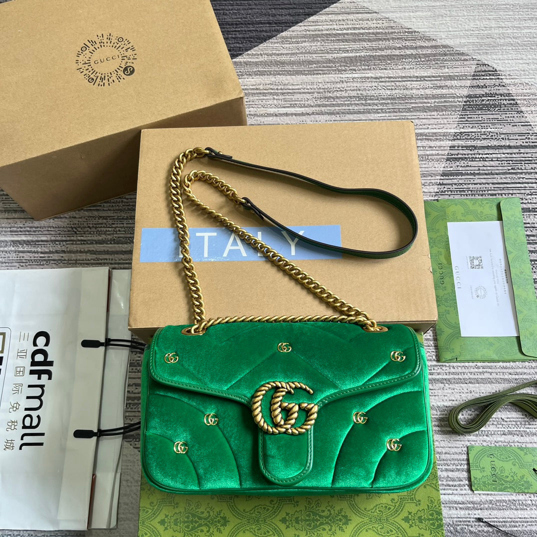 GG MARMONT MEDIUM 26 BAG IN COOL GREEN VELVET