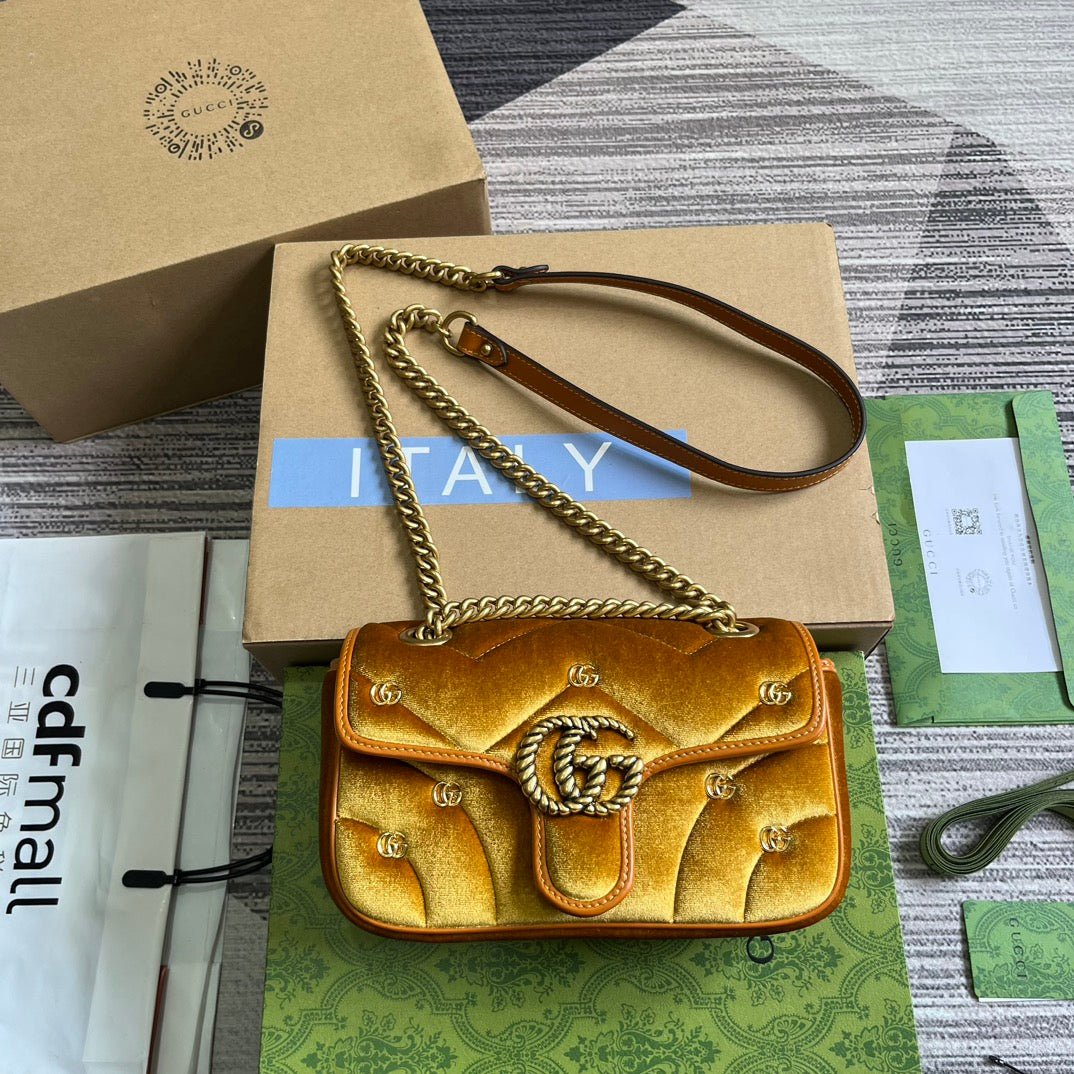 GG MARMONT MINI 22 BAG IN GOLDEN VELVET