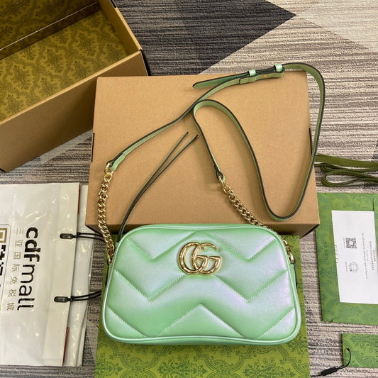 GG MARMONT 24 SMALL MATELASSÉ SHOULDER BAG GREEN IRIDESCENT CALFSKIN