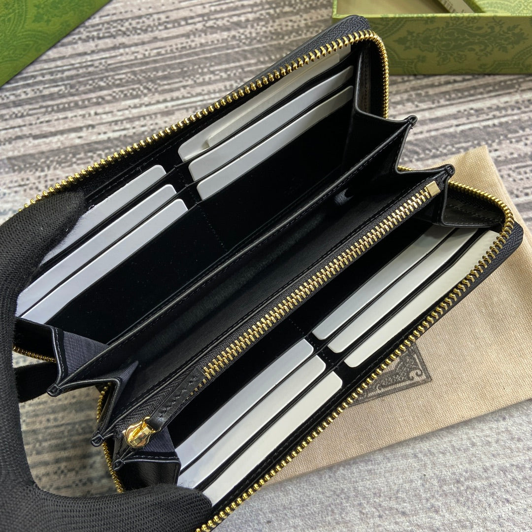 ZIP AROUND WALLET 20 IN BLACK CALFSKIN GOLD HARDWARE