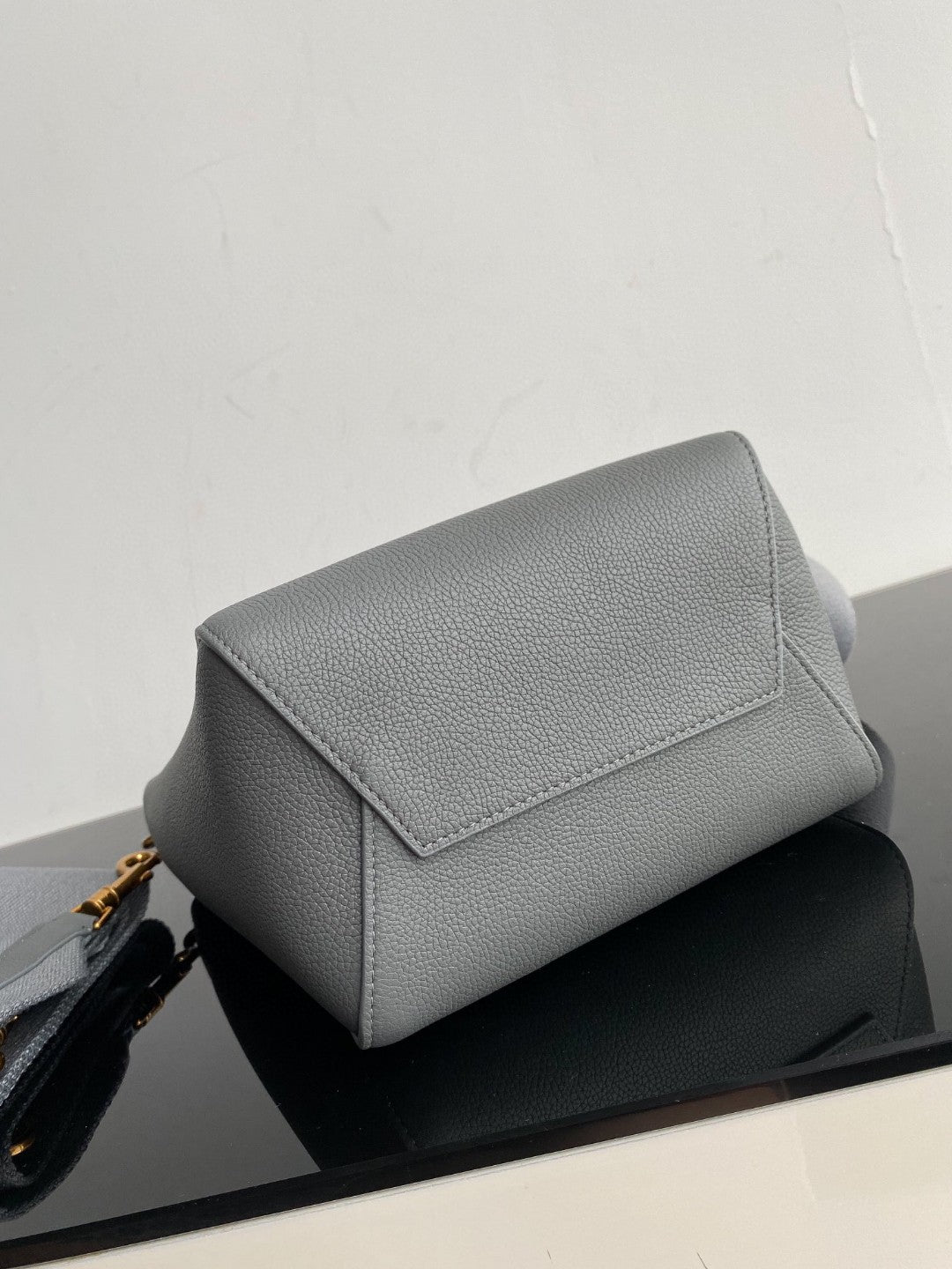 SANGLE SEAU BUCKET 24 BAG GREY CALFSKIN