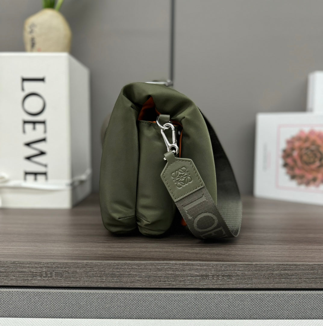 LOE MINI PUFFER GOYA 23 BAG IN ARMY GREEN NAPPA LAMBSKIN