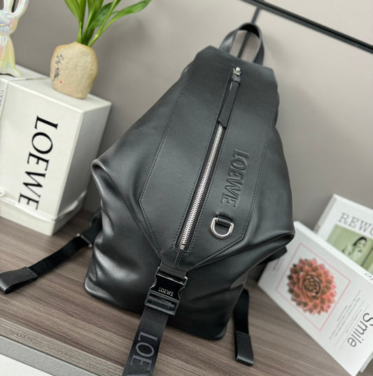 LOE 41 SMALL CONVERTIBLE BACKPACK IN BLACK CLASSIC CALFSKIN