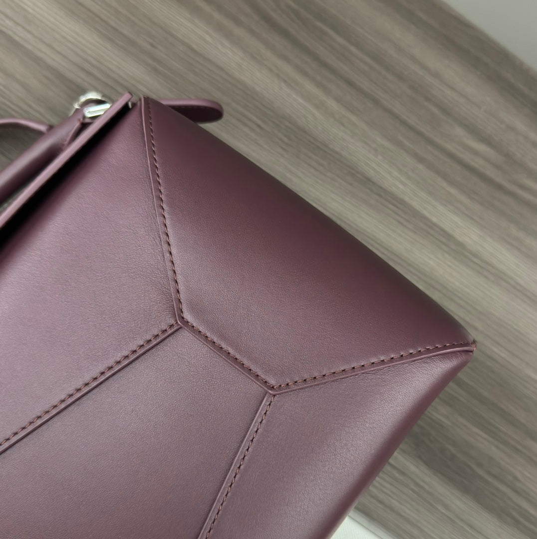 LOE PUZZLE 33 BAG IN WINE PURPLE CALFSKIN