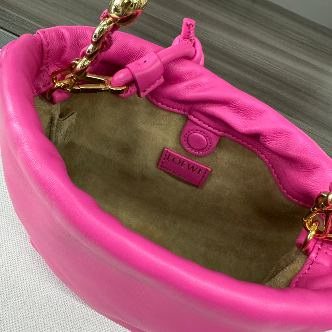 LOE 23 FLAMENCO PURSE BUCKET IN FUSICA PINK LAMBSKIN