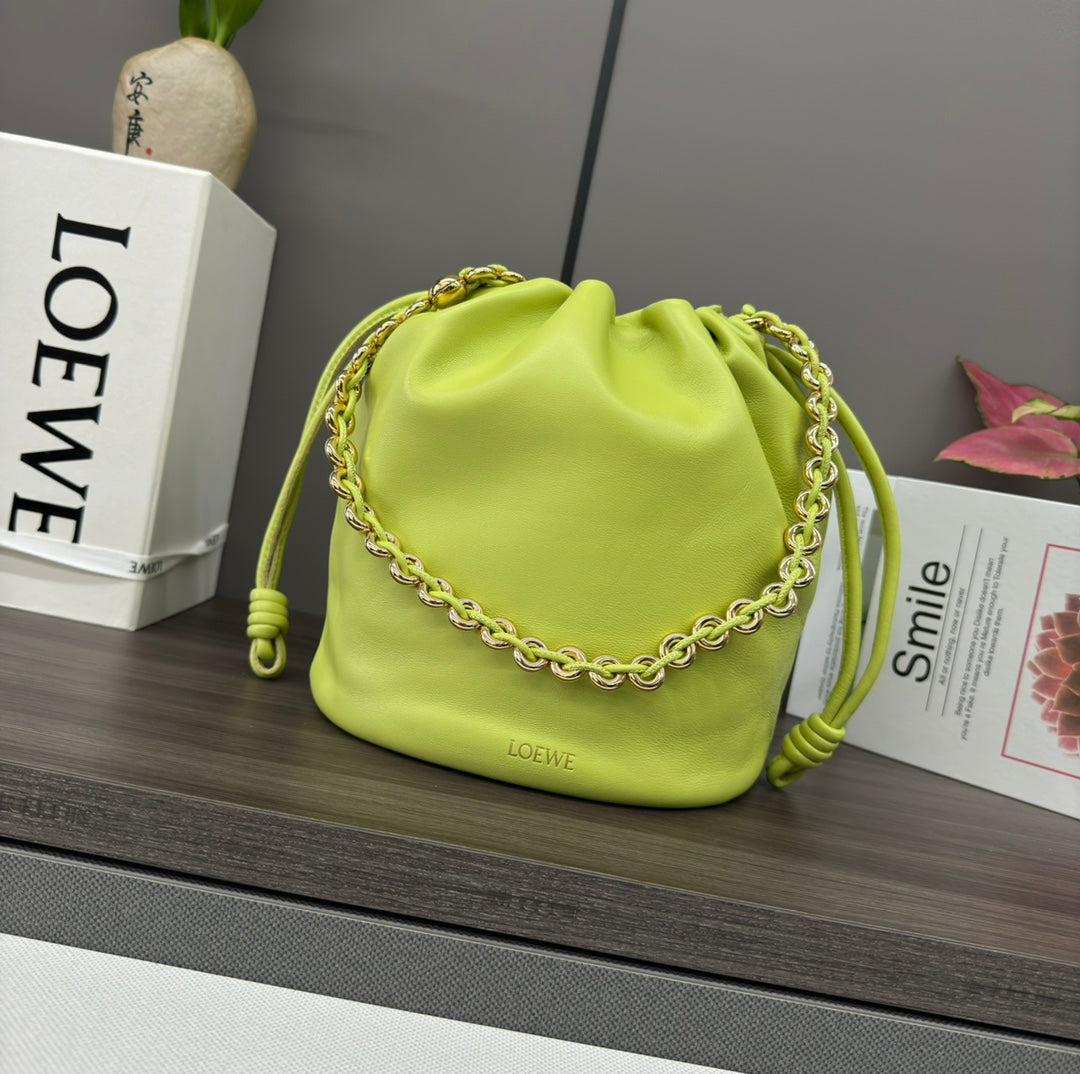 LOE 32 FLAMENCO PURSE BUCKET IN PEAR GREEN LAMBSKIN