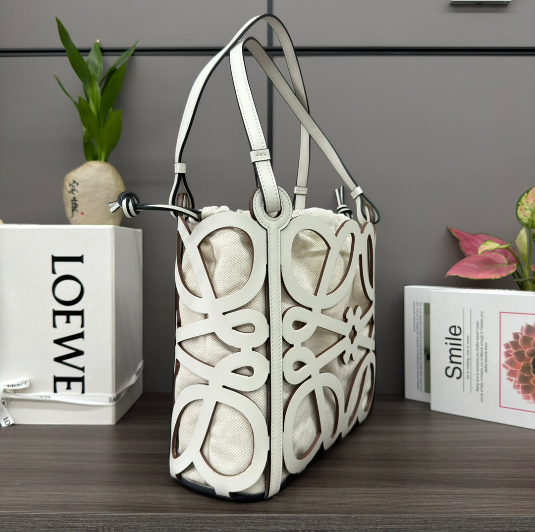 LOE 32 ANAGRAM CUT-OUT CROSSBODY IN WHITE CLASSIC CALFSKIN AND CANVAS