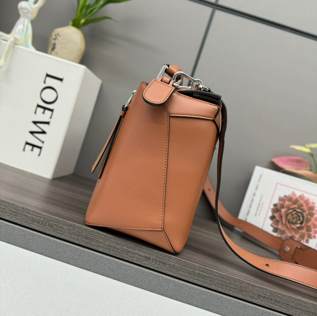 LOE PUZZLE 33 BAG IN BRONZE BROWN CALFSKIN