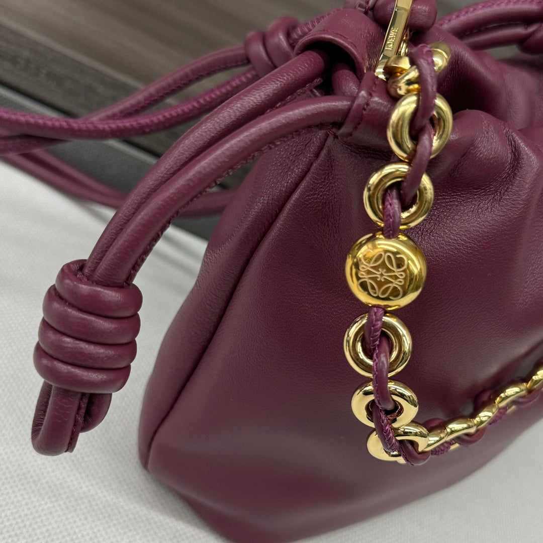 LOE 23 FLAMENCO PURSE BUCKET IN PLUM PURPLE LAMBSKIN