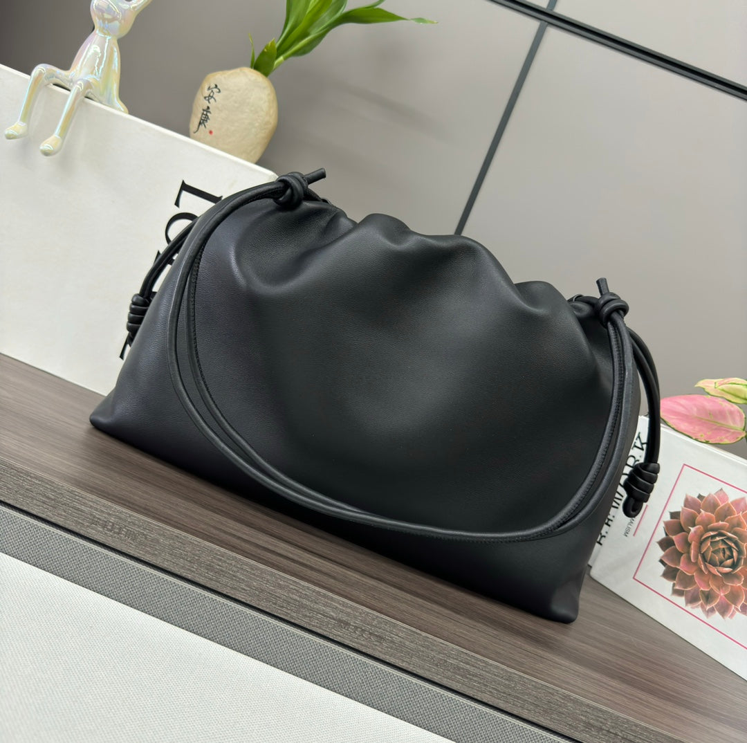 LOE LARGE 41 FLAMENCO PURSE BUCKET IN BLACK LAMBSKIN