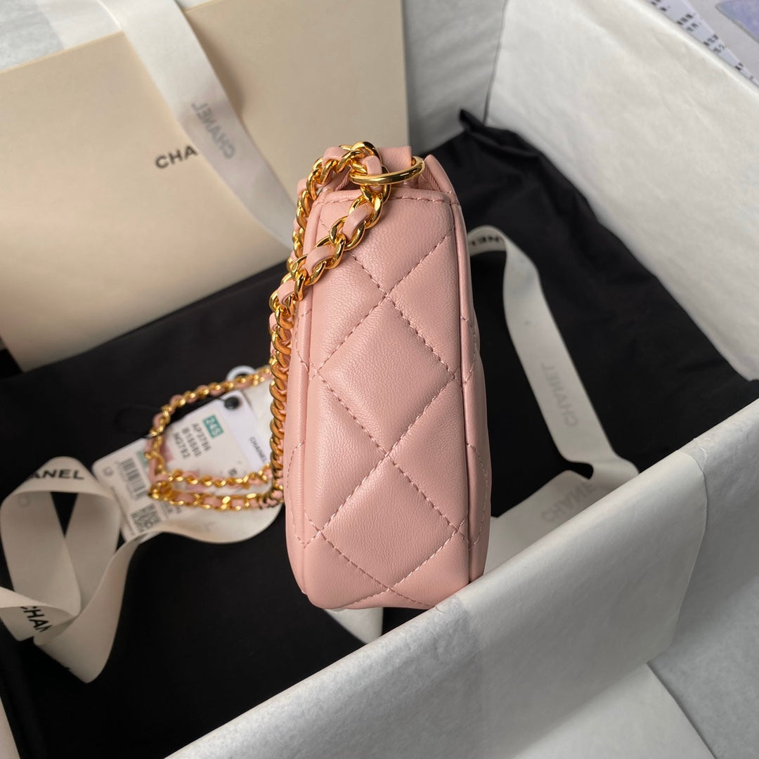 CC 20 CLUTCH BAG IN LIGHT PINK CALFSKIN WITH STRAP