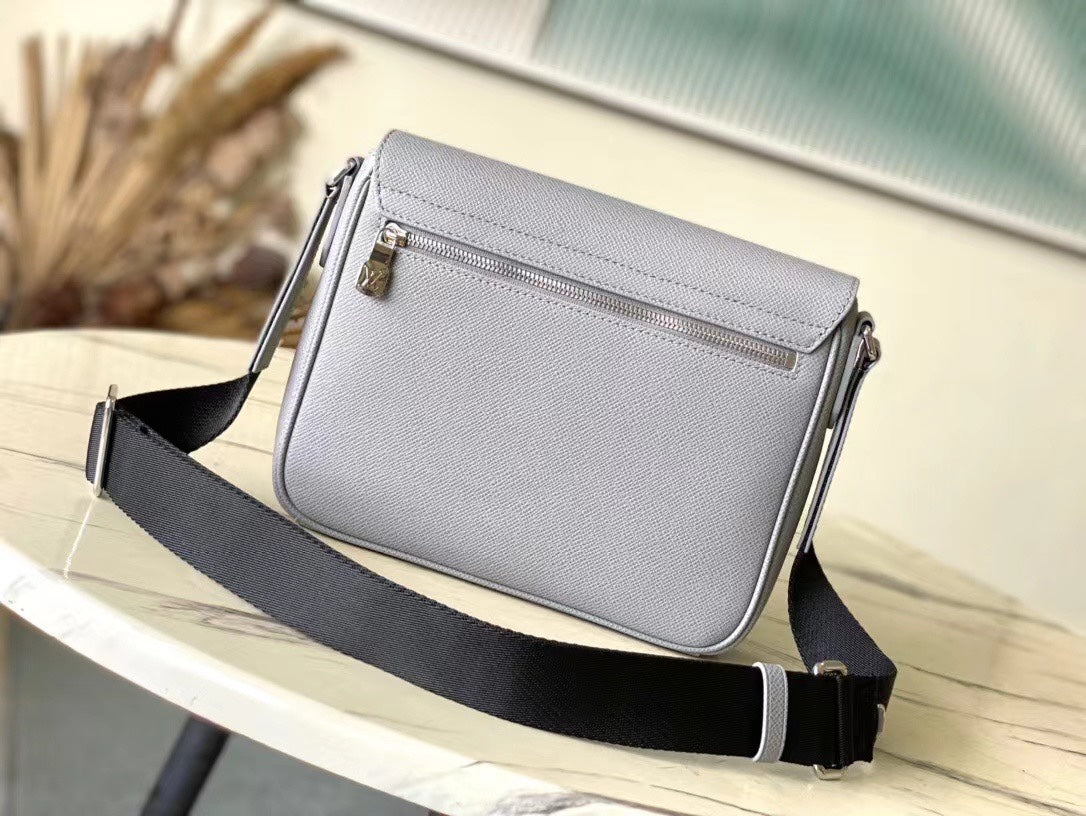 DISTRICT PM 26 IN DOVE GRAY CALFSKIN