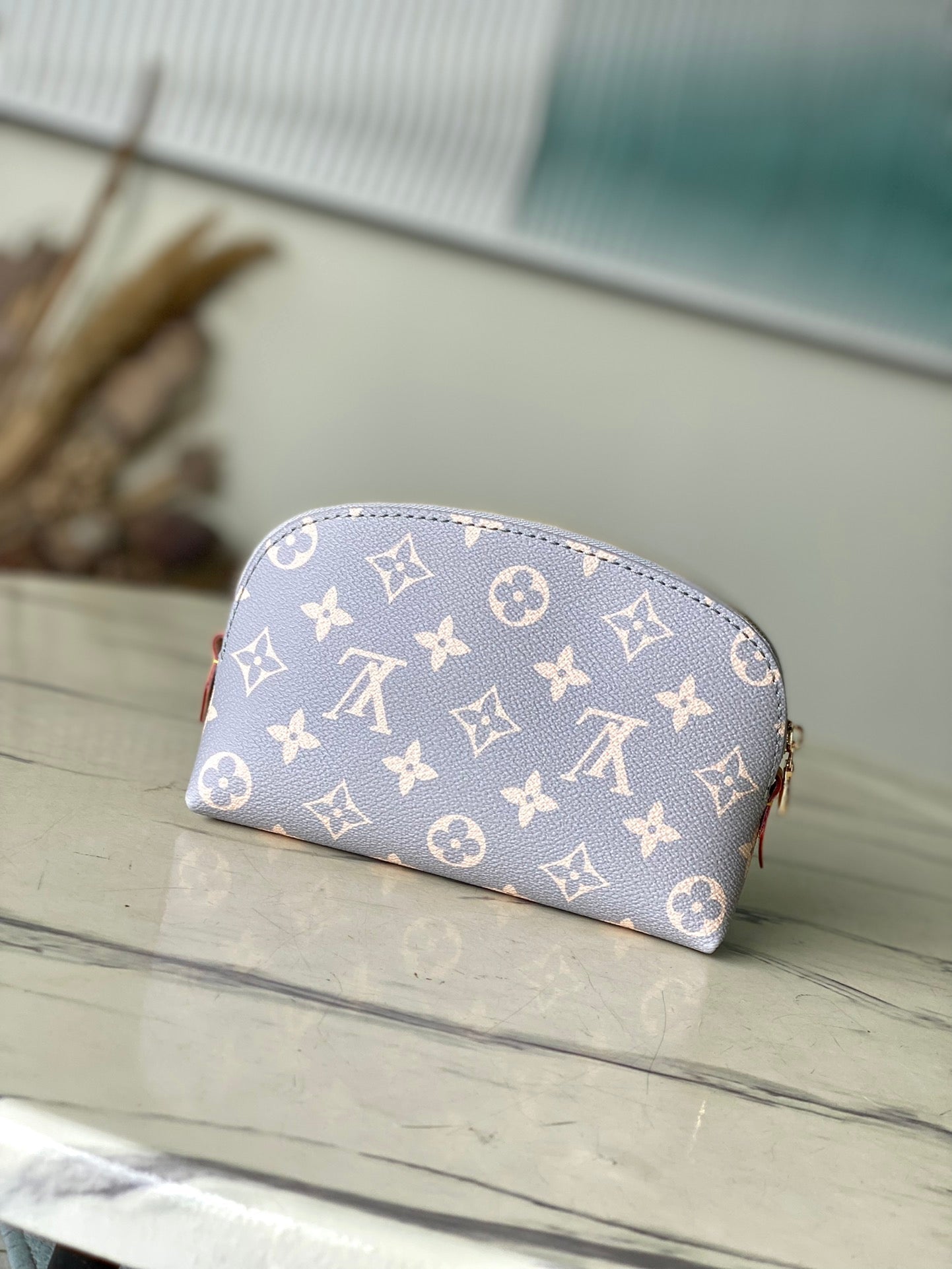 POCHETTE COSMÉTIQUE PM 19 IN GRAY CREAM MONOGRAM TRIANON CANVAS