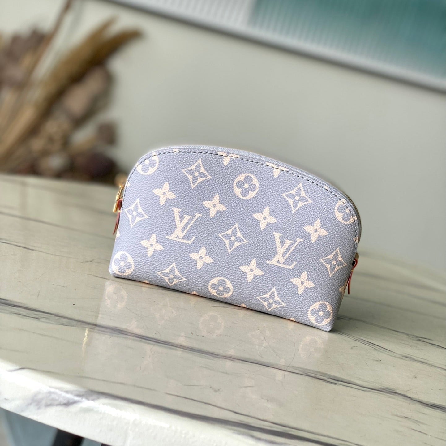 POCHETTE COSMÉTIQUE PM 19 IN GRAY CREAM MONOGRAM TRIANON CANVAS