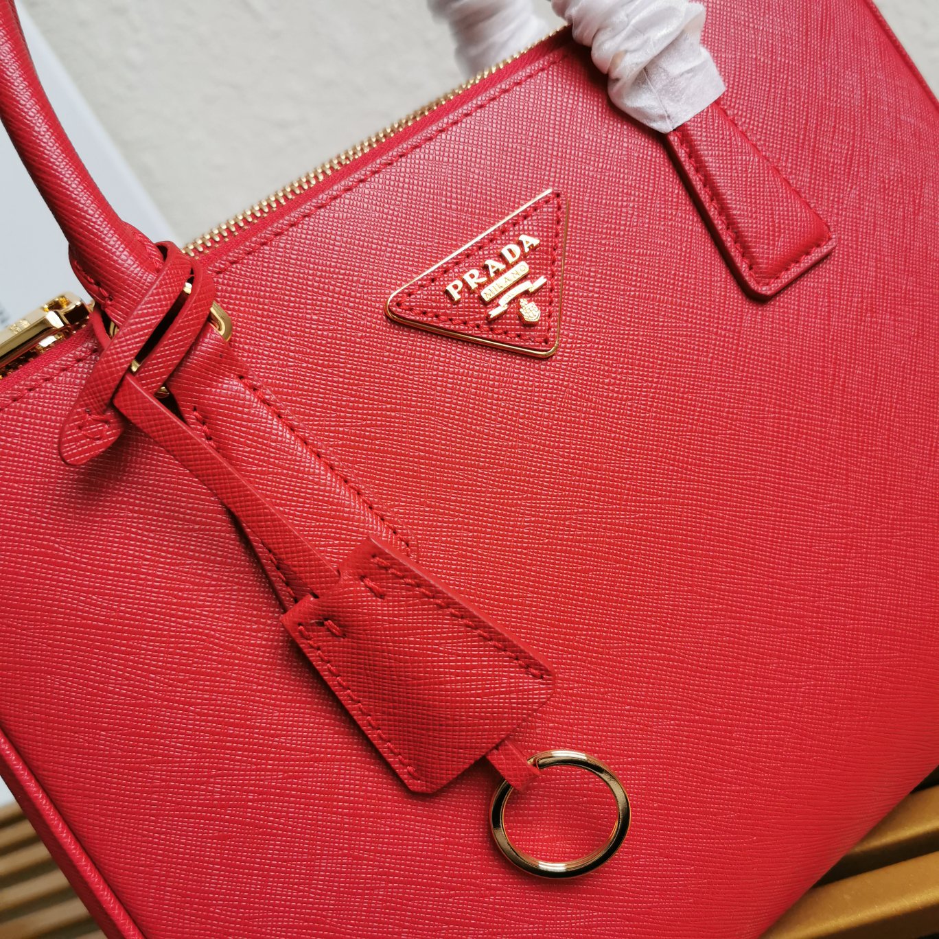 PRA GALLERIA 28 BAG IN CHERRY RED SAFFIANO LEATHER