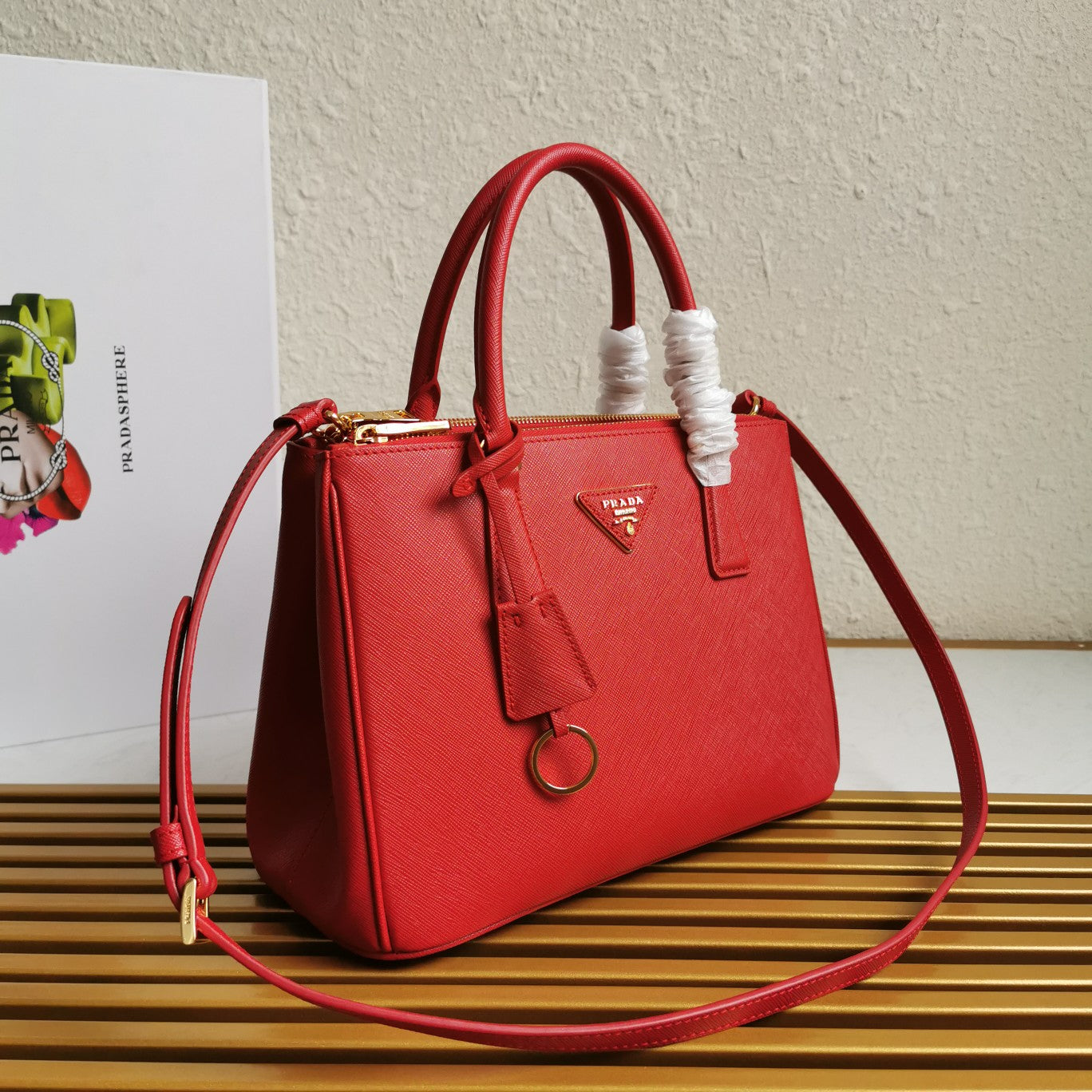 PRA GALLERIA 28 BAG IN CHERRY RED SAFFIANO LEATHER