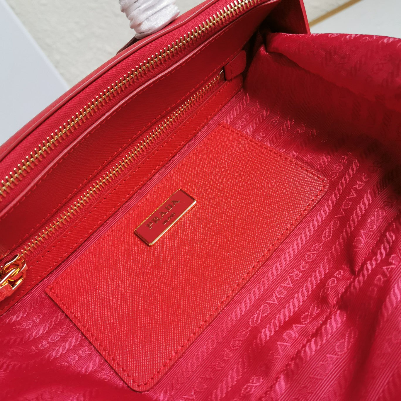 PRA GALLERIA 28 BAG IN CHERRY RED SAFFIANO LEATHER