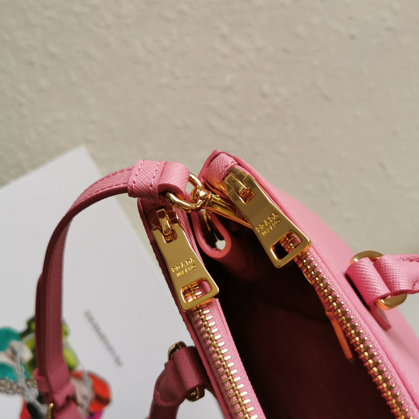 PRA GALLERIA 28 BAG IN LIGHT PINK SAFFIANO LEATHER