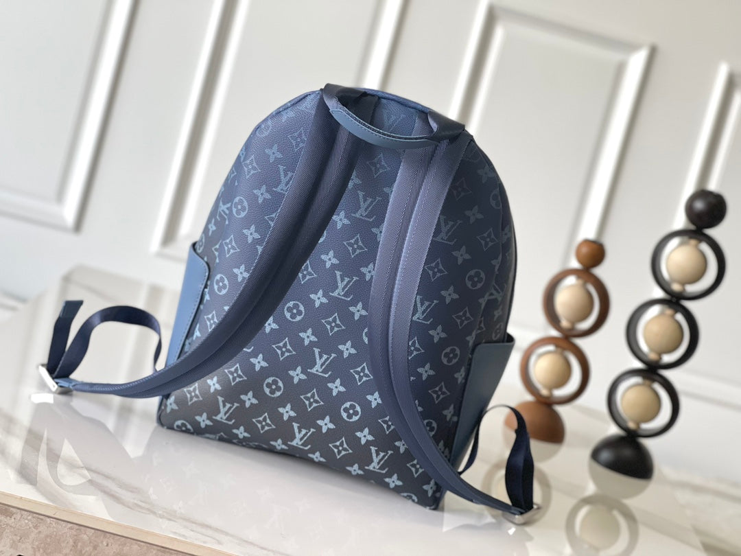 DISCOVERY BACKPACK PM 38 AEGEAN BLUE AND BLACK MONOGRAM GRADIENT CANVAS