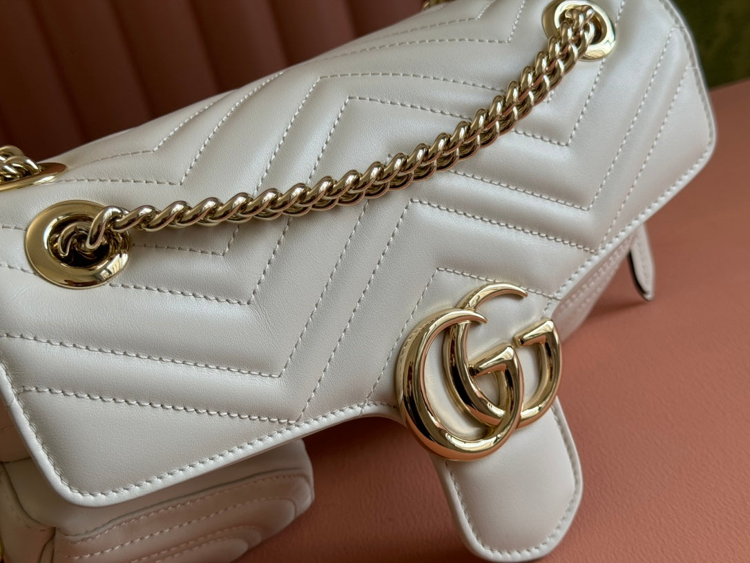 MARMONT SMALL MULTI-POCKET BAG 25 IN WHITE CALFSKIN GOLD HARDWARE