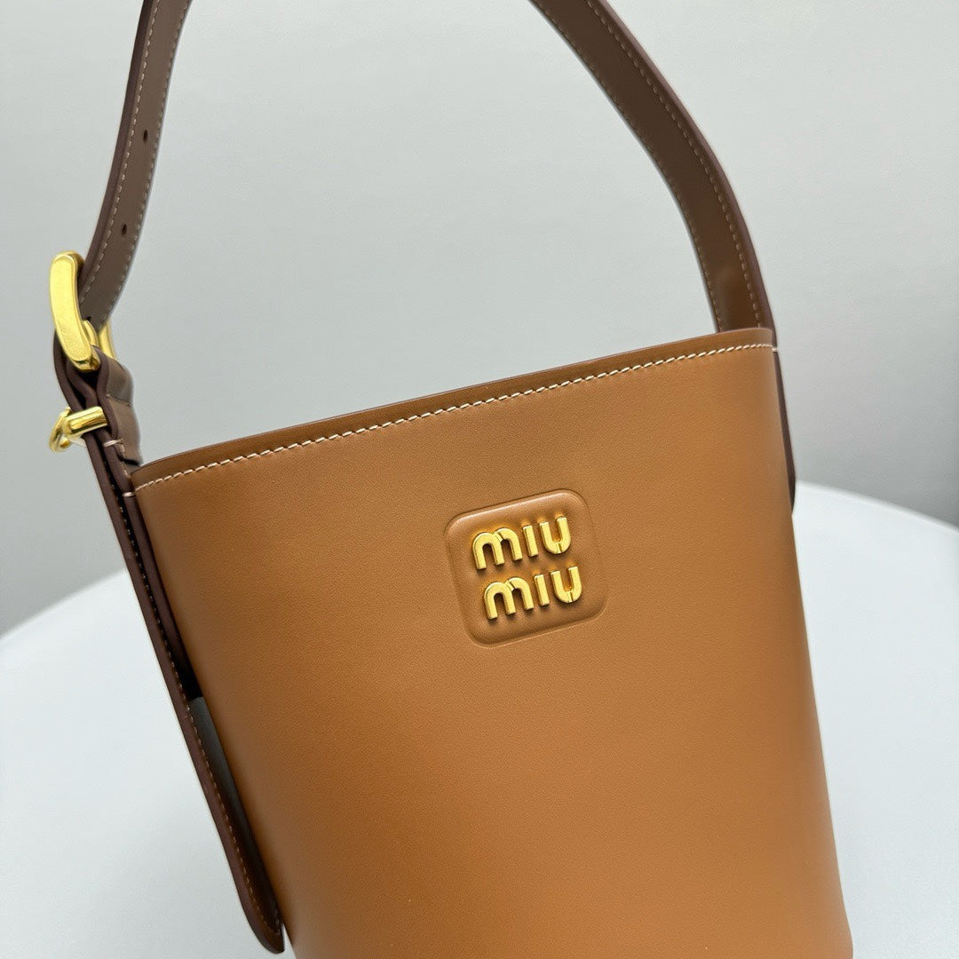 BUCKET BAG 20 IN BROWN CALFSKIN