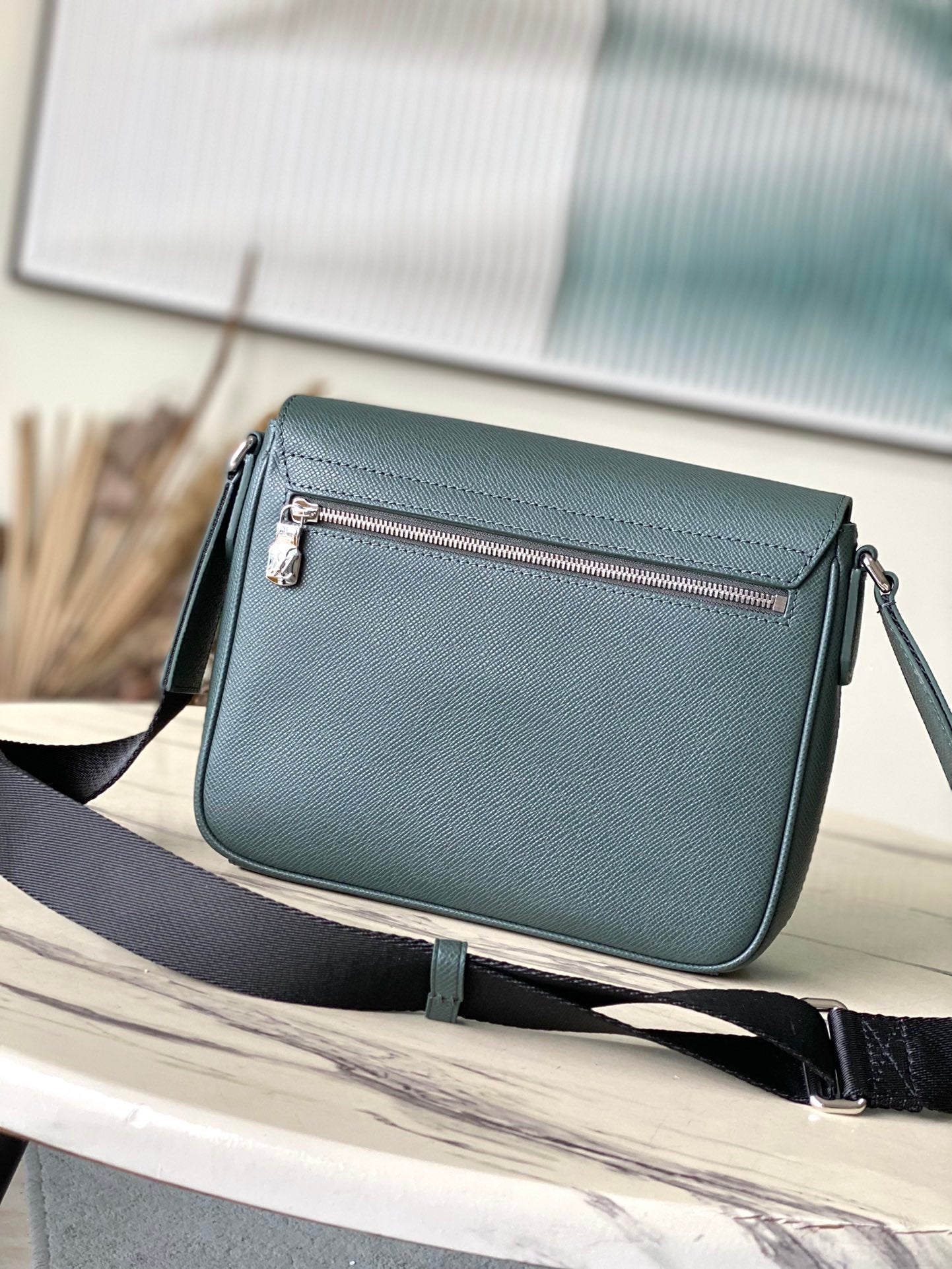 DISTRICT PM 26 IN CELESTE GREEN CALFSKIN