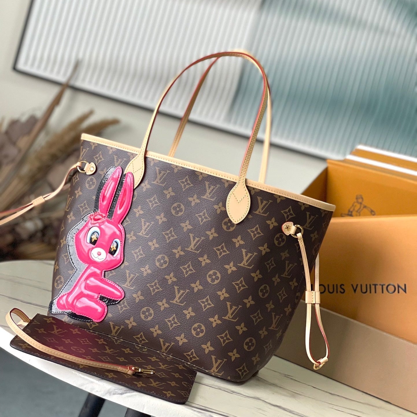 NEVERFULL MM 31 IN BROWN MONOGRAM CANVAS WITH PINK RABBIT PATCH