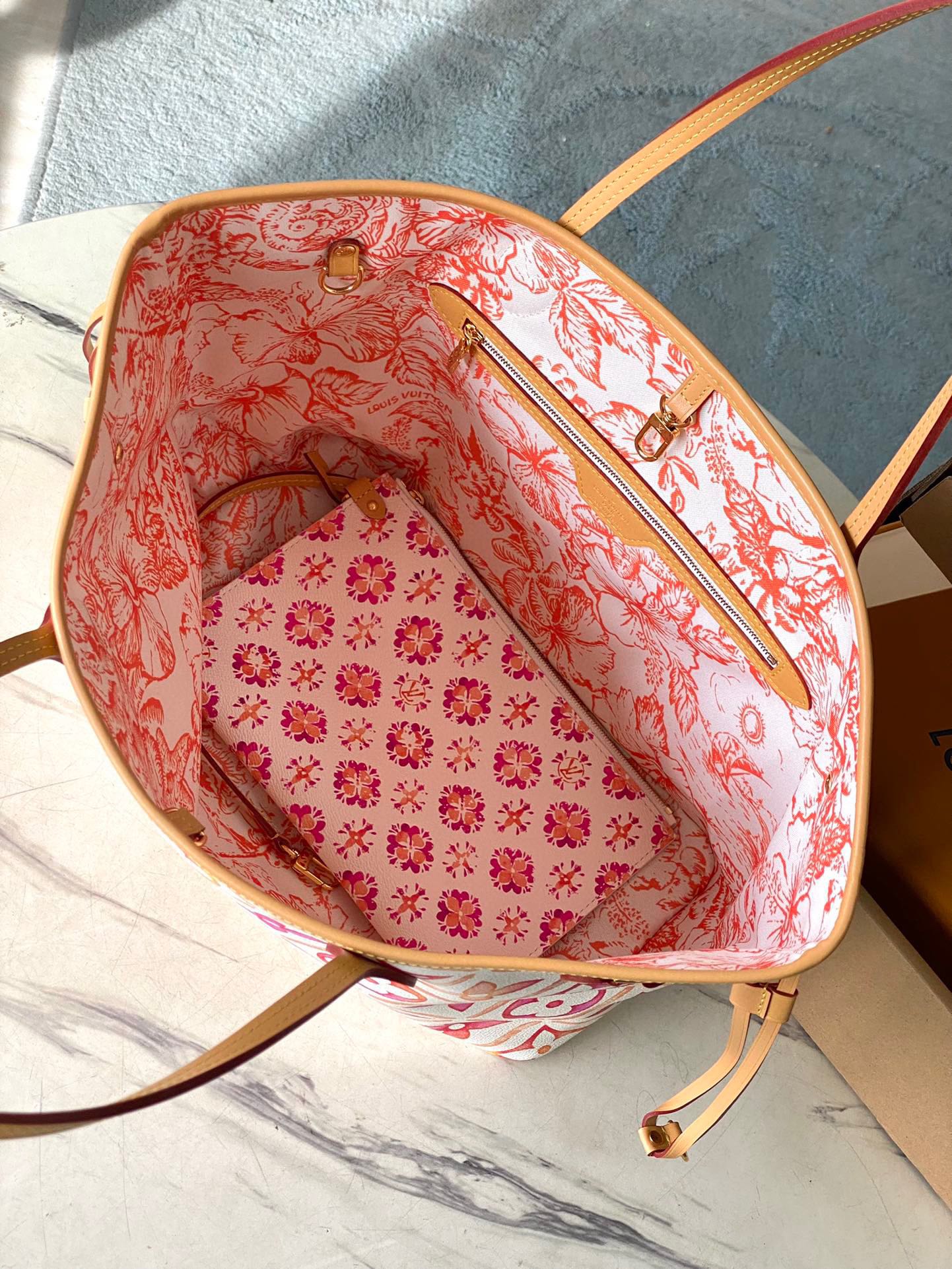 NEVERFULL MM 31 IN CORAL MONOGRAM TILES CANVAS