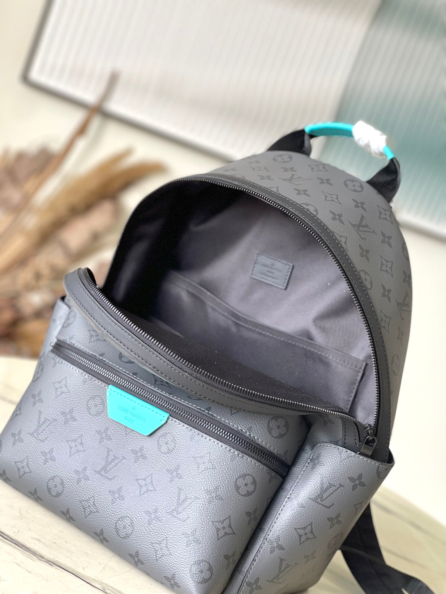 DISCOVERY BACKPACK PM 38 IN GUN METAL MONOGRAM ECLIPSE CANVAS