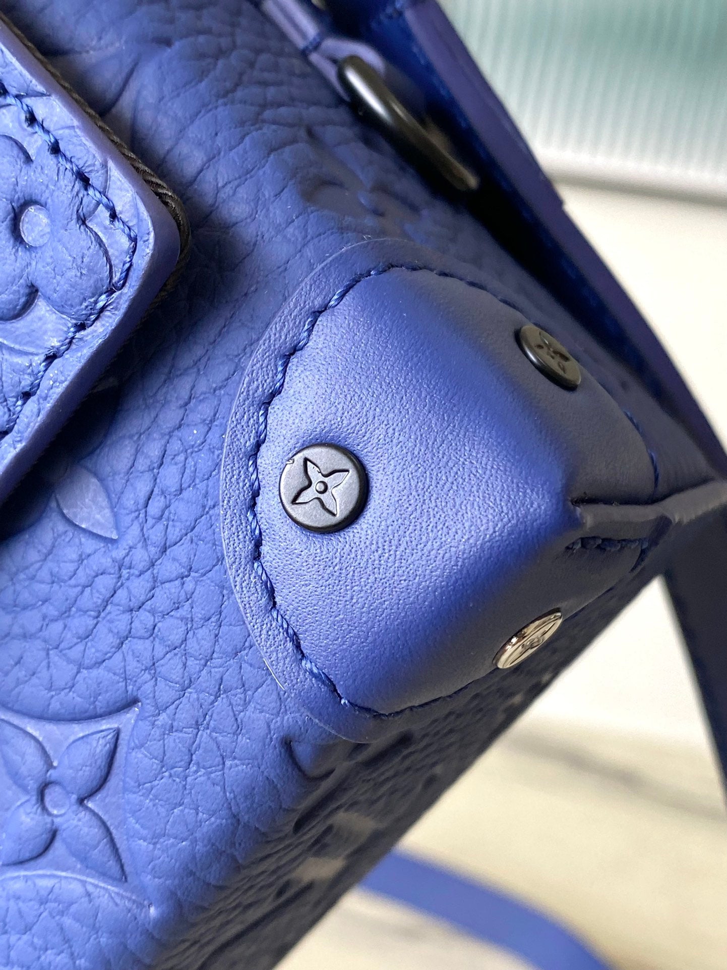 STEAMER 18 IN SAPPHIRE BLUE MONOGRAM EMBOSSED TAURILLON