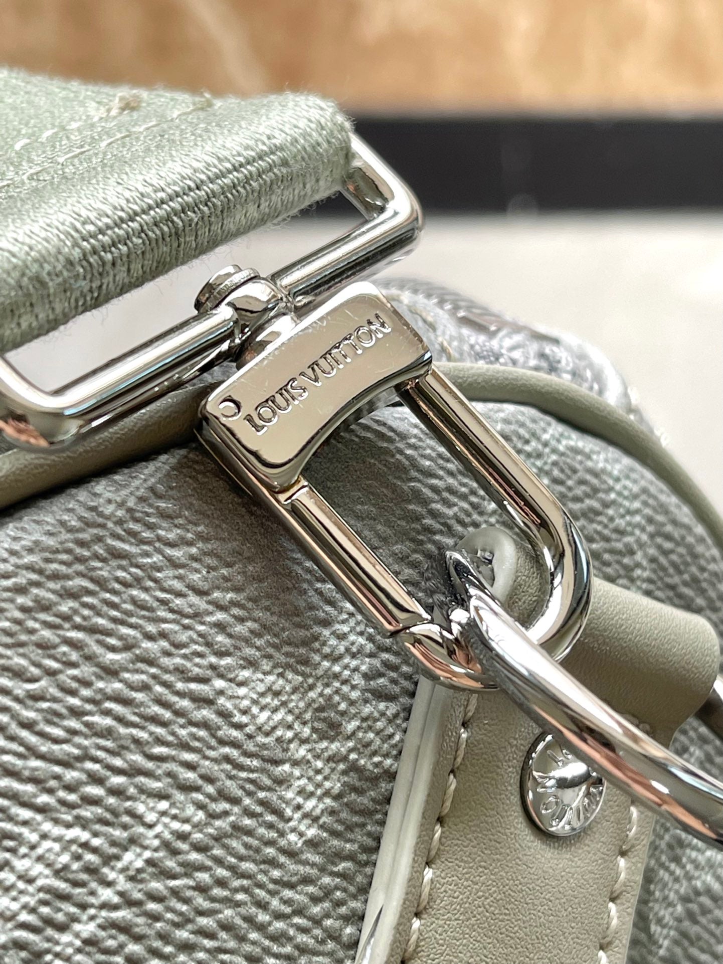 KEEPALL BANDOULIÈRE 45 IN GRAY MONOGRAM GRADIENT CANVAS