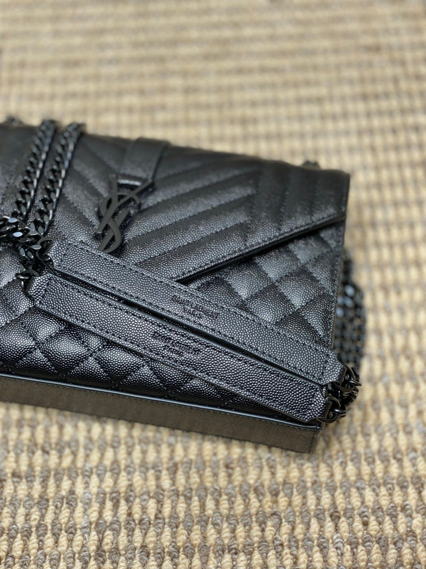 ENVELOPE CHAIN BAG 24 IN BLACK CALFSKIN