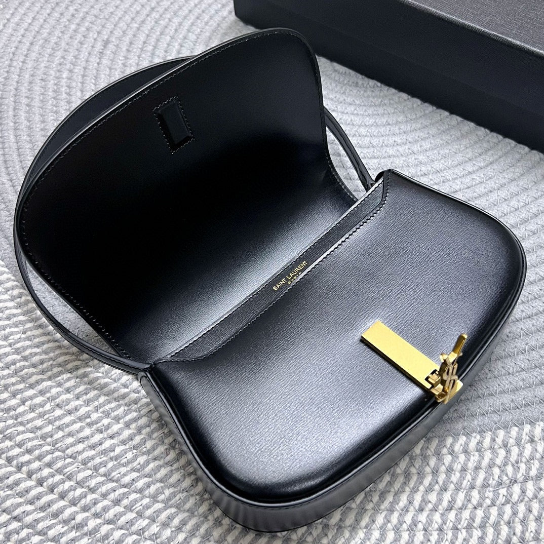 VOLTAIRE IN BOX 21 IN BLACK CALFSKIN GOLD LOGO