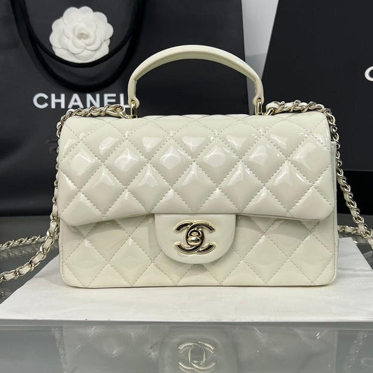 CC 20 SQUARE CLASSIC SINGLE FLAP BAG IN WHITE LAMBSKIN