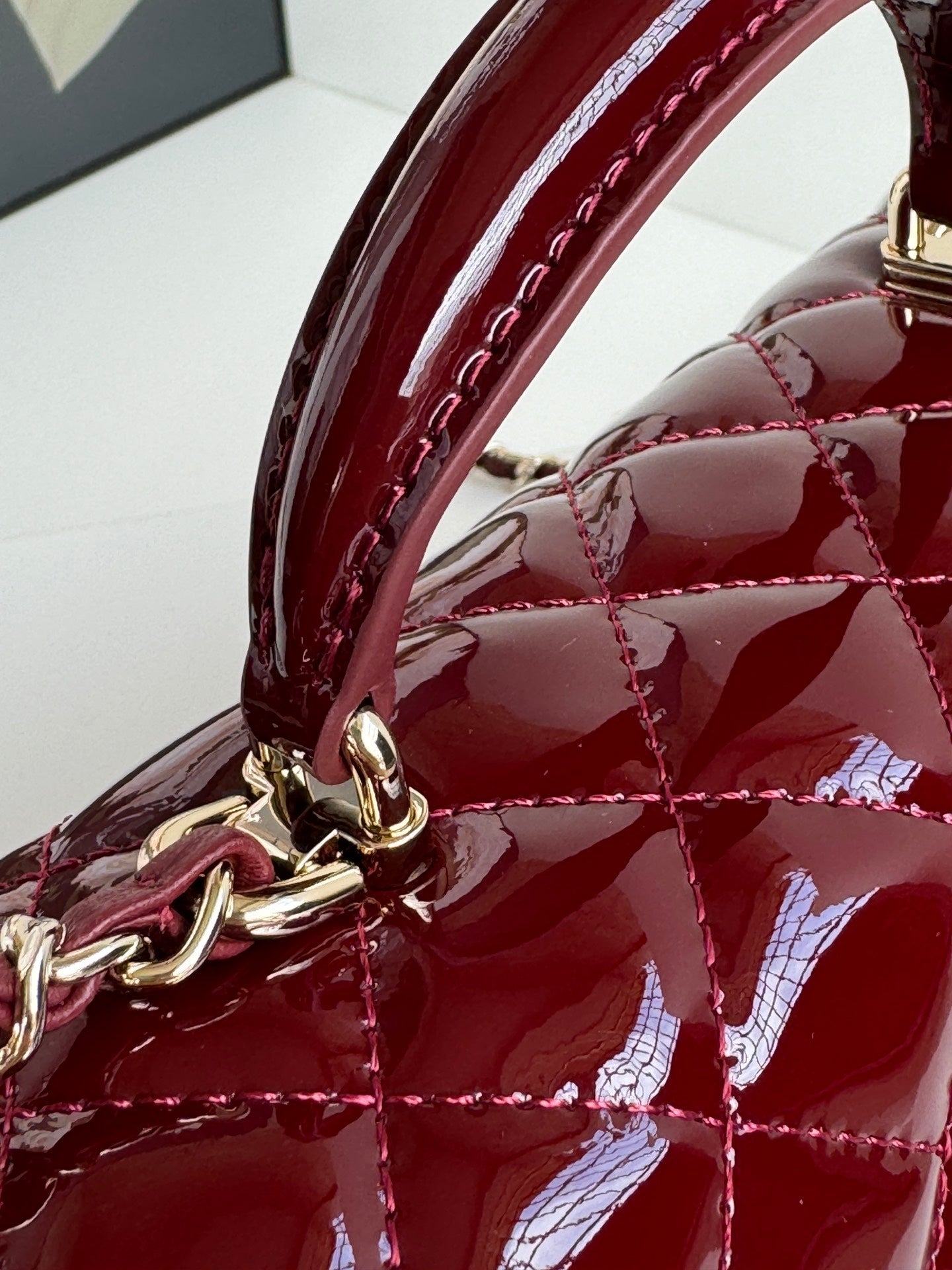 MINI FLAP BAG 20 IN MAHOGANY RED GLOSSY CALFSKIN GOLD HARDWARE