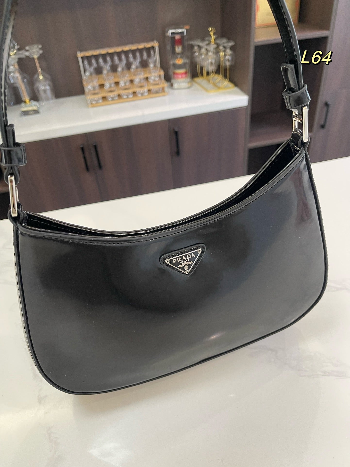 PRA 30 CLEO SHOULDER BAG IN BLACK BRUSHED LEATHER