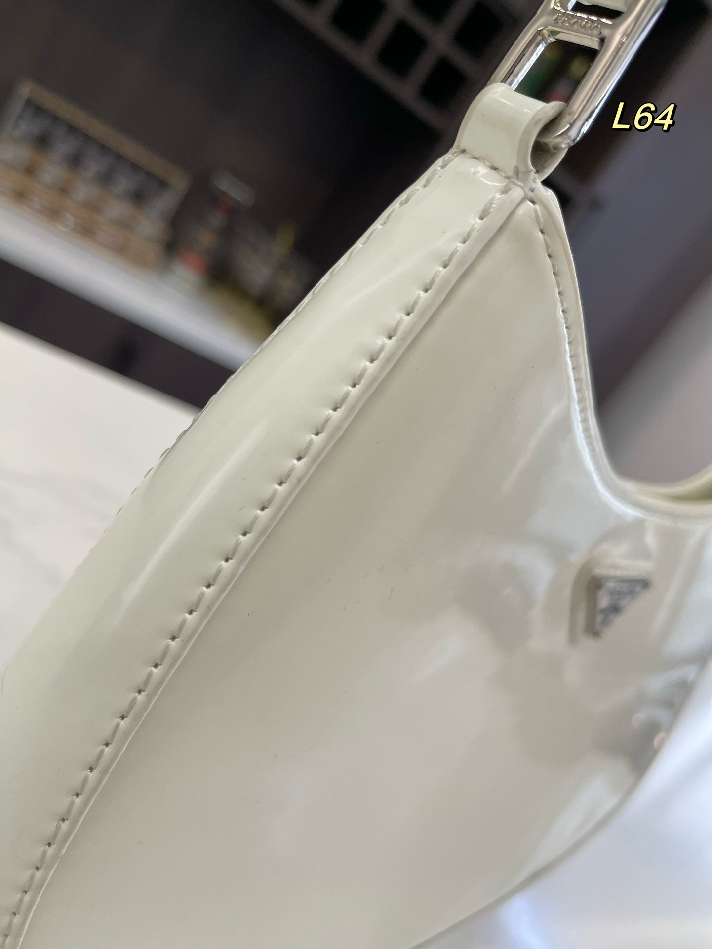 PRA 30 CLEO SHOULDER BAG IN WHITE BRUSHED LEATHER