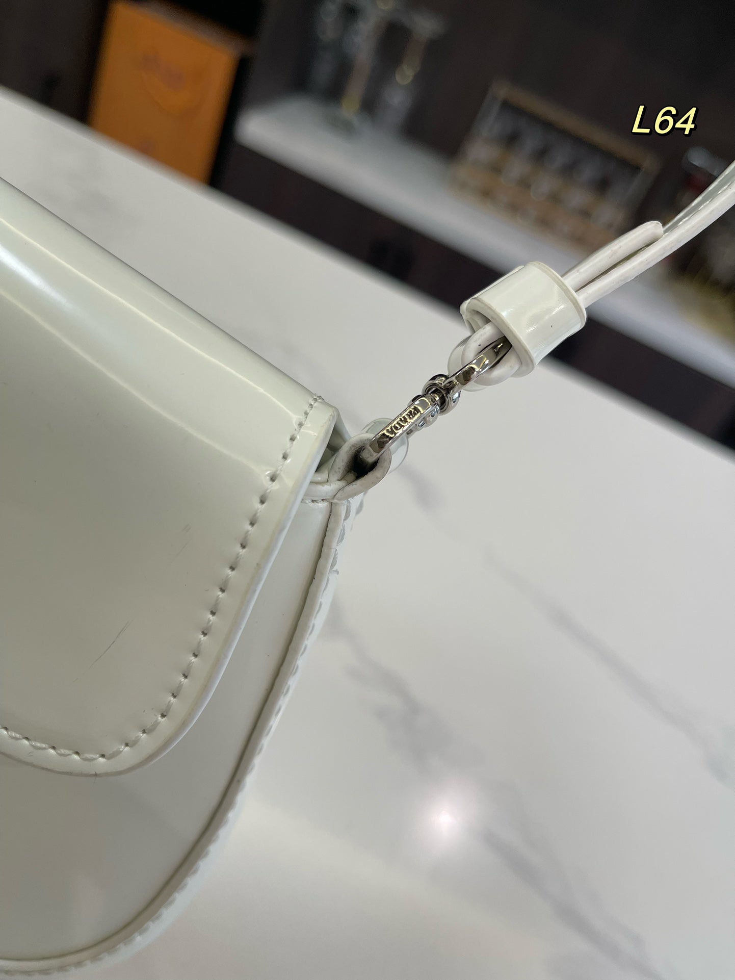 PRA 25 CLEO FLAP SHOULDER BAG IN WHITE BRUSHED LEATHER